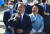 문재인 전 대통령과 김정숙여사가 지난 5월 10일 양산 평산마을에 도착해 마을회관 앞에서 환영행사에 참석해 인사말을 하고 있다. 송봉근 기자