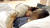 대장암 투병 중인 ‘브라질 축구황제’ 펠레. 그의 딸인 켈리 나시멘투가 24일 소셜미디어에 병상에 누운 펠레를 끌어안고 있는 사진을 올렸다. 켈리 나시멘투 소셜미디어