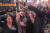 지난 12월 31일 밤 미국 뉴욕의 타임스퀘어에서 시민들이 새해맞이 행사를 즐기고 있다. EPA=연합뉴스