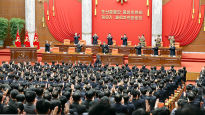 김정은 새해 벽두부터 핵폭주…"핵탄 보유량 기하급수적 늘려라"