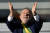 루이스 이나시오 룰라 다시우바 브라질 대통령이 1일(현지시간) 브라질 수도 브라질리아에서 열린 대통령 취임식에서 지지자의 환호에 답하고 있다. AFP=연합뉴스