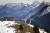 지난달 31일 온화한 날씨에 눈이 녹은 스위스 알프스산맥에서 스키 리조트 운영이 중단됐다. EPA=연합뉴스