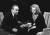 미국에서 저녁 뉴스를 진행한 최초의 여성 앵커인 바버라 월터스(오른쪽)가 1980년 리처드 닉슨 전 대통령을 인터뷰하고 있다. [AP=연합뉴스]