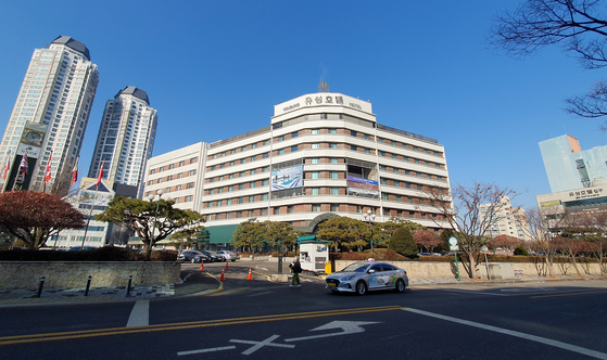 대전 온천산업 간판, 107년 역사 유성호텔 문 닫는다