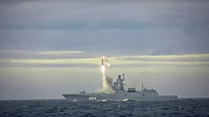 마하9 속도에 탐지 불가능…푸틴이 바다에 띄운 '신무기' 정체