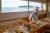 후쿠마 해변 앞 초밥집. 후쿠마~미야지하마 일대에 바다 전망이 아름다운 식당과 카페가 줄지어 있다.