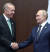 레제프 타이이프 에르도안(왼쪽) 터키 대통령이 2022년 10월 13일 카자흐스탄의 아스타나에서 아시아 교류 신뢰구축 회의(CICA)에서 블라디미르 푸틴 러시아 대통령을 만나고 있다. AFP=연합뉴스
