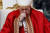 프란치스코 교황이 전 교황 베네딕토 16세의 장례미사를 주재하고 있다. 무릎이 좋지 않은 프란치스코 교황은 제단 옆 의자에 앉아 미사를 주례했다. 로이터=연합뉴스 