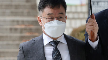 김만배 검찰 출석…극단선택 시도 이후 23일 만에 조사 재개