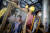 지난해 12월 14일 쭐라롱껀 병원 앞에서 팟차라끼띠야파 공주의 쾌유를 기원하는 태국인들이 그의 사진을 들고 있다. EPA=연합뉴스