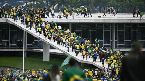  [오병상의 코멘터리] 브라질 정치폭동이 섬뜩한 이유