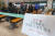인천국제공항 제1여객터미널에서 중국발 입국자들이 코로나19 검사를 위해 대기하는 모습. 연합뉴스
