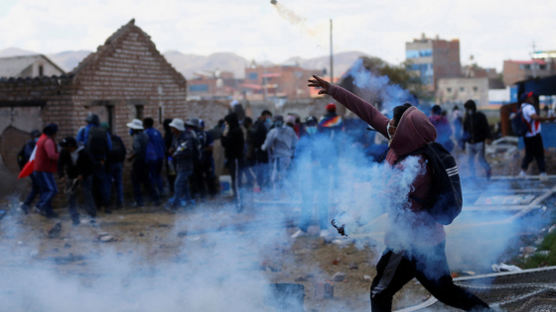 페루 '탄핵 불복' 시위 사망 47명으로…“남미 민주주의 시험대”