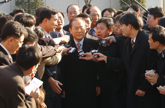 이회창 전 한나라당 대통령 후보가 15일 대검찰청에 출두하고 있다. 김춘식 기자