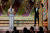 '블랙팬서: 와칸다 포에버'의 아프리카 가상 왕국 여왕 역을 연기한 안젤라 바셋(맨왼쪽)은 마블 영화 최초로 골든글로브 여우조연상을 받았다. [연합뉴스]