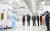 2022년5월 바이든 미국 대통령이 윤석열 대통령과 삼성전자 평택 반도체공장을 시찰하고 있다. 연합뉴스 