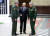 블라디미르 푸틴 러시아 대통령(가운데)이 지난달 21일 러시아 모스크바에서 열린 군사회의 직후에 발레리 게라시모프 총참모장(왼쪽), 세르게이 쇼이구 국방장관과 이야기를 나누고 있다. AP=연합뉴스