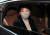 나경원 전 의원이 11일 서울 영등포구 국민의힘 당사에서 열린 국민의힘 서울시당 신년인사회에 참석한 뒤 차량에 타고 있다. 김성룡 기자