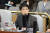 정의당 장혜영 의원이 4일 오후 국회에서 열린 '이태원 참사 국정조사 특별위원회 1차 청문회'에서 질의하고 있다. 연합뉴스