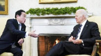 기시다 만난 바이든 "미국이 일본 지키겠다…진짜 친구"