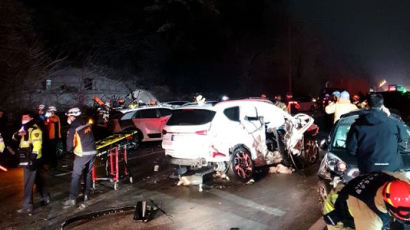 미끄러진 車에 44대 '쾅쾅쾅'…그날도 '도로 위 암살자' 있었다