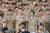 윤석열 대통령과 김건희 여사가 15일 오후(현지시각) 아랍에미리트(UAE) 아크부대를 찾아 장병들과 기념 촬영하고 있다. 뉴스1
