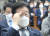 이재명 더불어민주당 대표가 17일 서울 여의도 국회에서 열린 의원총회에서 안경을 고쳐 쓰고 있다. 뉴스1