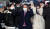 국민의힘 당권주자인 안철수 의원이 18일 오후 서울 여의도 국민의힘 중앙당사에서 열린 당대표 선거 '170V 캠프 출정식'에서 지지자와 함께 손을 높이 들고 있다. 뉴시스