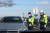 20일 오전 경기 용인시 기흥 톨게이트 인근에서 경기남부경찰청 고속도로순찰대가 암행순찰차를 타고 단속을 실시하고 있다. 장진영 기자