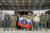 지난해 11월 4일 러시아 상트페테르부르크 시내에 문을 연 바그너 그룹 국방기술센터를 방문한 사람들이 기념사진을 찍고 있다. 로이터=연합뉴스
