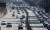 설 연휴 마지막 날인 24일 서울 서초구 잠원IC 인근 경부고속도로 상·하행선 일부 구간이 정체를 빚고 있다. 뉴스1