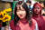 단식투쟁 중인 태국 여성활동가들이 왕실모독죄 폐지 등을 요구하며 자신들의 몸에 붉은색 페인트를 붓는 퍼포먼스를 보였다. 사진 방콕포스트 홈페이지 캡처=연합뉴스