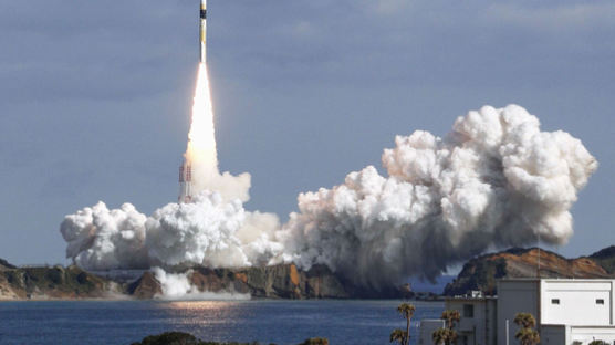 [사진] 일본, 북한 정찰용 위성 실은 로켓 발사