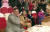 김정은 북한 국무위원장이 2020년 1월 설 당일 삼지연극장에서 부인 리설주 여사와 함께 명절 기념공연을 관람했다. 왼쪽부터 공연을 보며 박수 치는 김정은, 리설주, 김경희, 김여정, 조용원. 사진 조선중앙TV 화면 캡처. 