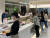 정부가 실내 마스크 착용 의무를 해제한 첫날인 30일 서울 마포구 상암동 CJ ENM 지하 1층 구내식당에서 직원들이 마스크를 쓴 채 배식을 받고 있다. 고석현 기자