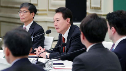 尹“지배구조 투명화”에 …은행권 당혹, KT‧포스코도 초긴장