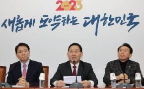 주호영 ”압도적 1당 장외투쟁, 누가봐도 우스워…국민 편가르기”