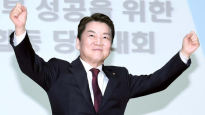 공개일정 중단한 안철수 "상대 후보도 '윤심' 쓰면 선관위 제소"