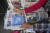 5일(현지시간) 미국 로스앤젤레스 차이나타운에서 판매중인 중국어 신문 1면에 중국 정찰 풍선 사진이 실려있는 모습. AP=연합뉴스