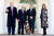 도널드 트럼프 미국 대통령과 부인 멜라니아 여사가 2019년 11월 25일 백악관 로즈가든에서 이슬람국가(IS) 수괴 알바그다디 제거 작전에서 공을 세운 미 육군 군견 코넌을 기리는 행사에 참석했다. EPA=연합뉴스