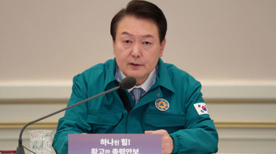 尹, 文 정부 비판 “가짜평화에 기대 통합훈련 시행 못했다”