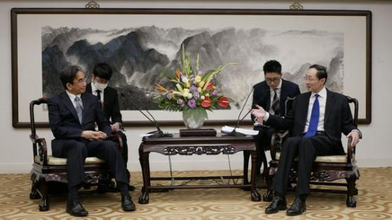 '미중 갈등 심화' 속 중국, 일본 대사 불러 "양국 적극 소통"