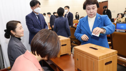 '법사위 패싱' 다시 시동 건 野…간호법 등 7건 본회의 직회부