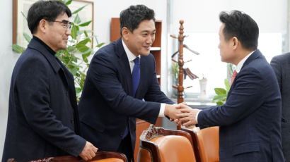 정부, 무임승차 선긋자…오세훈·오신환 날마다 달려가는 곳