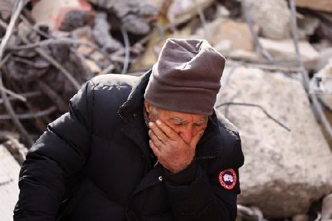 튀르키예·시리아 지진 사망자 2만2000명 넘어… 10만 넘길 확률 24% 분석도