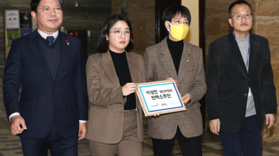 민주당 ‘쌍특검’에 캐스팅보터 떠오른 정의당…김건희 특검은 신중론