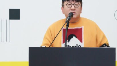 [팩플] SM엔터, 하이브ㆍ카카오ㆍ네이버 격전지 된 이유는 