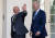 조 바이든 미국 대통령(오른쪽)과 루이스 이나시우 룰라 다시우바 브라질 대통령(왼쪽)이 2월 10일 워싱턴 DC 백악관 로즈 가든을 함께 걷고 있다. AFP=연합뉴스