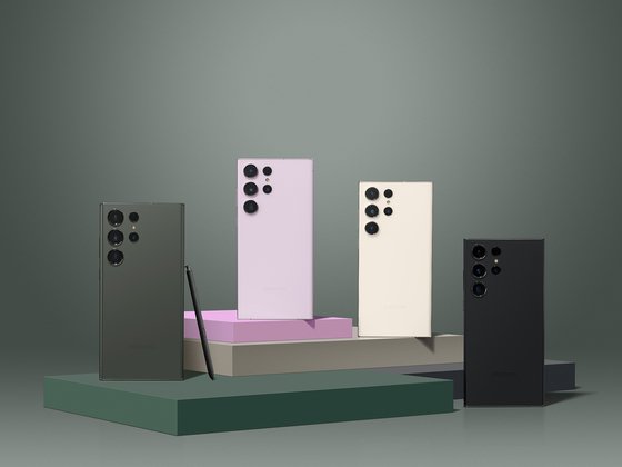 갤럭시 S23 울트라(왼쪽부터 그린, 라벤더, 크림, 팬텀블랙). 삼성전자