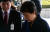 박근혜 전 대통령이 2017년 3월 21일 서울 서초구 서울지방검찰청에 피의자 신분으로 출석, 짤막한 입장을 밝힌 후 청사로 들어가고 있다. 중앙포토